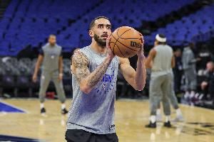 ：前NBA球员特雷弗林-奎因已经与广东完成签约