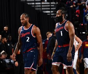 如何对抗西部高大阵容？小卡：需要观察 我们要打好节奏&减少失误