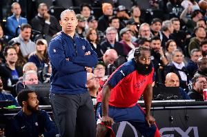 洛杉矶华佗队易主?船记转发莱夫利复出:这就是现在的快船