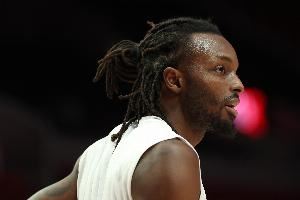 空砍了！格兰特18中10&三分9中5 砍下33分9篮板4助攻&正负值+10